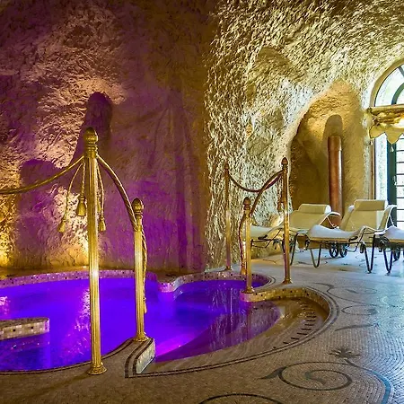 Hotel E Palazzo Aminta - A Leading Of The World