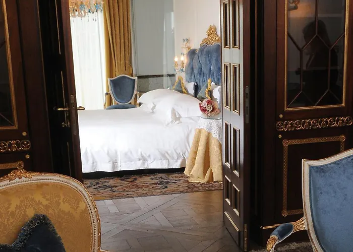 E Palazzo Aminta - A Leading Of The World Готель 5*