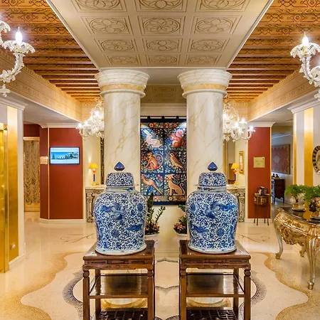 E Palazzo Aminta מלון 5*
